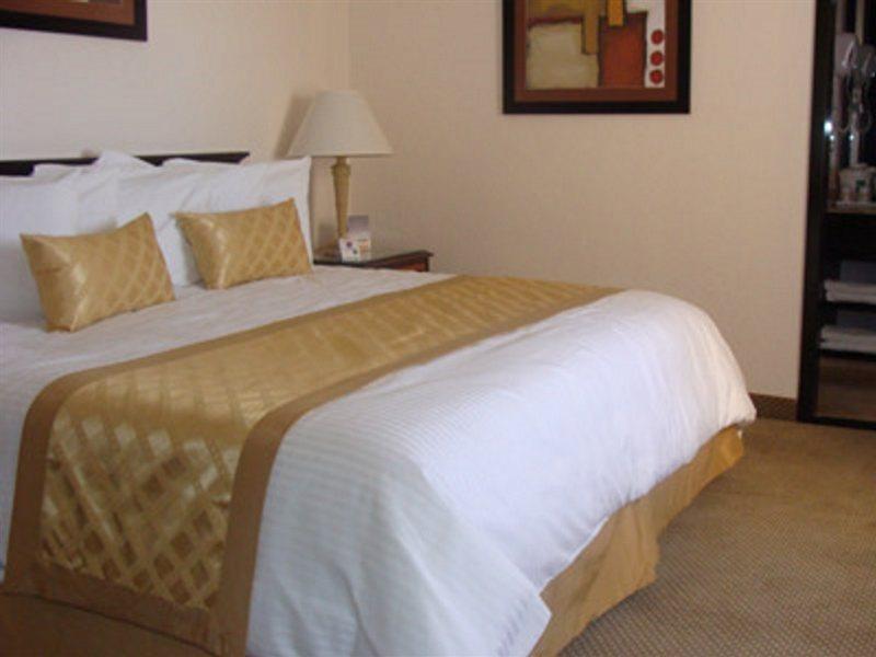 Quality Inn Chihuahua San Francisco Esterno foto